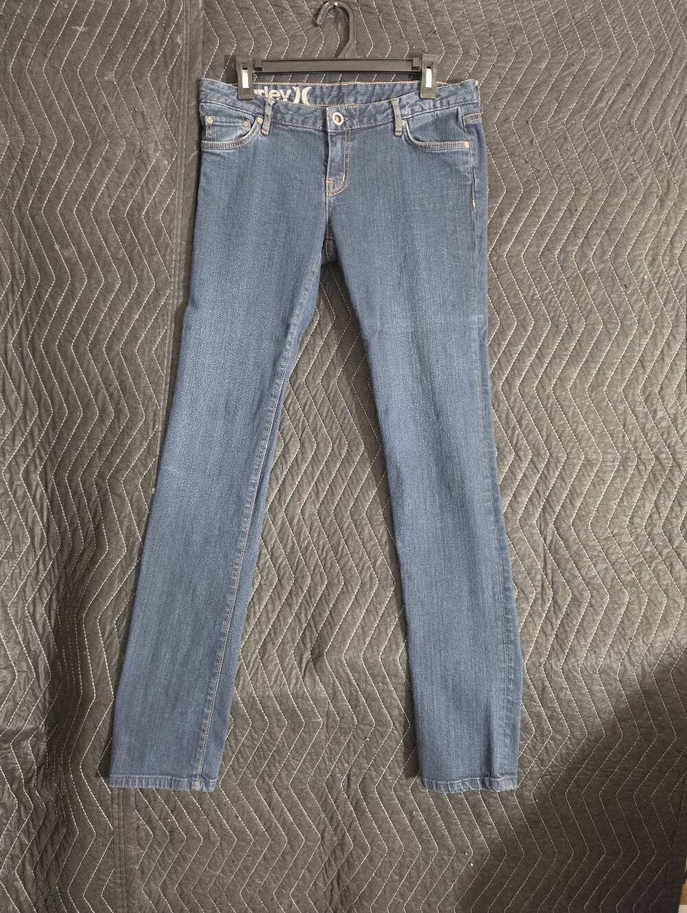 Hurley Women's Skinny Jeans in Medium Blue Wash